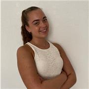 Soy Verónica , profesora de primaria de lengua castellana y literatura , francés , música, sociales y naturales . Y profesora de los primeros cursos de la ESO de francés , lengua y naturales